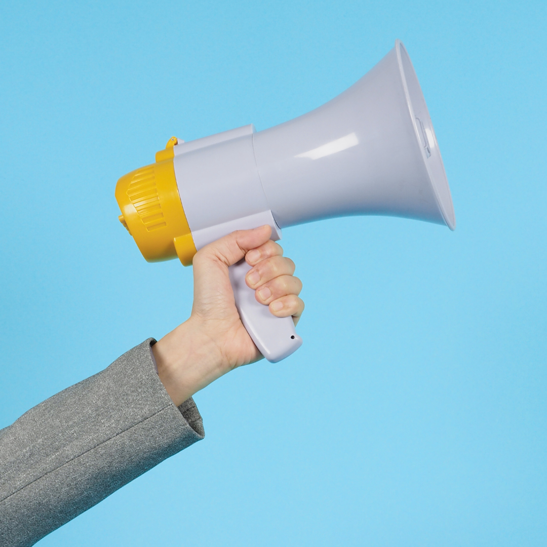 AI-assisted-web-chat-hero-img-1